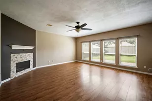 2931 Silver Landing Ln, Dickinson, TX 77539 - Photo 8