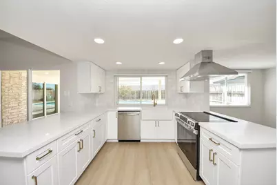 16207 Summer Wind Drive, Houston, TX 77090 - Photo 4