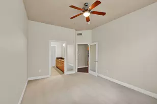 300 St Joseph Pkwy, Houston, TX 77002 - Photo 18