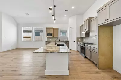 18060 Brennie Bird Lane, Conroe, TX 77302 - Photo 10