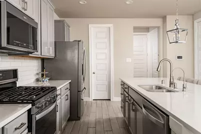 9810 Falling Fern Lane, Houston, TX 77080 - Photo 6