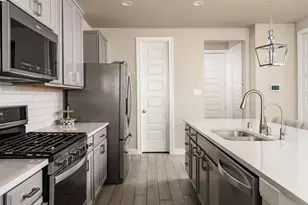 9810 Falling Fern Ln, Houston, TX 77080 - Photo 6