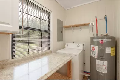 4640 Fm 1374 Road #B, Huntsville, TX 77340 - Photo 10