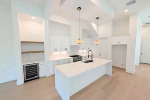 2630 Persa St, Houston, TX 77098 - Photo 2