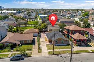 2507 37th St, Galveston, TX 77550 - Photo 2