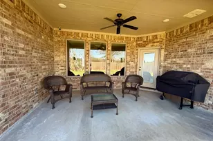 216 Shannon St, Angleton, TX 77515 - Photo 24