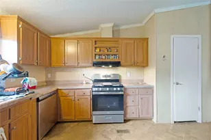 649 Private Rd 684, Dayton, TX 77535 - Photo 6