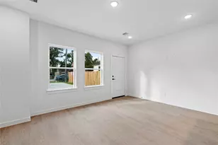 1031 North Ln, Houston, TX 77088 - Photo 14