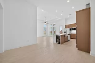 13613 Windward Mist Dr, Texas City, TX 77568 - Photo 10