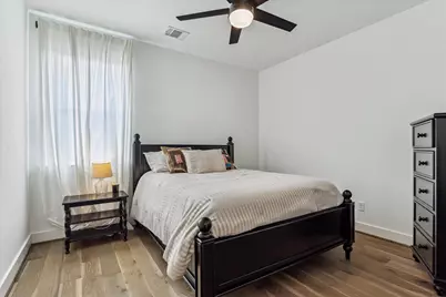 810 E 39th Street, Houston, TX 77022 - Photo 12