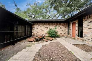 1503 Woodlawn St, Baytown, TX 77520 - Photo 6