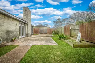 2902 Arrowhead Dr, Sugar Land, TX 77479 - Photo 10