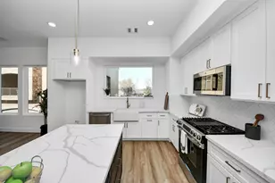 4804 Elysian St, Houston, TX 77009 - Photo 16