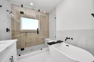 4804 Elysian St, Houston, TX 77009 - Photo 32