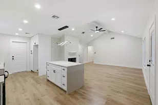 9927 Shell Rock Rd, La Porte, TX 77571 - Photo 10