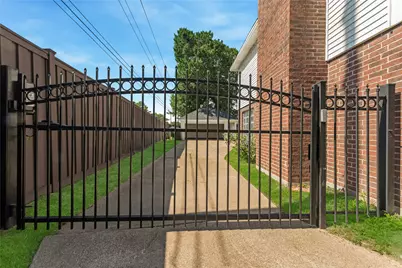 18318 Oakhampton Drive, Houston, TX 77084 - Photo 2