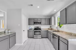 16919 Lacing Ct, Crosby, TX 77532 - Photo 4