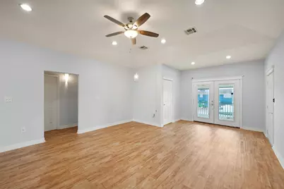 113 Bayou Vista Drive, Hitchcock, TX 77563 - Photo 8
