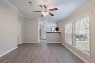 1520 W Creek Dr, Conroe, TX 77304 - Photo 2