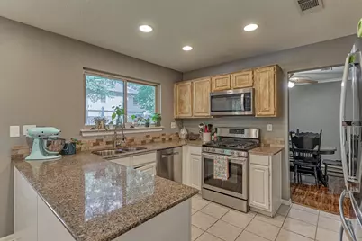 100 W Rainbow Ridge Circle, The Woodlands, TX 77381 - Photo 20