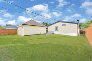 3233 Clarksville St, La Porte, TX 77571 - Photo 4