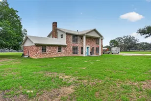 6072 Co Rd 122, Hallettsville, TX 77964 - Photo 2