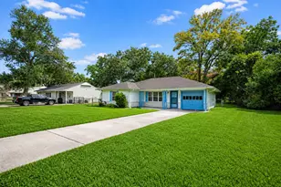 223 Wildwood St, Baytown, TX 77520 - Photo 4