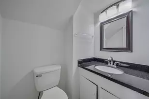 1403 Blalock Rd, Houston, TX 77055 - Photo 10