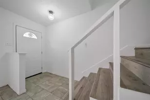 1403 Blalock Rd, Houston, TX 77055 - Photo 4