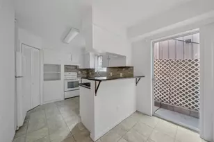 1403 Blalock Rd, Houston, TX 77055 - Photo 8