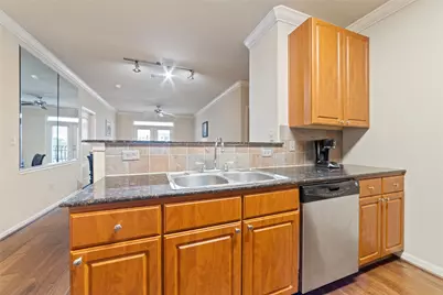 1711 Old Spanish Trail #203, Houston, TX 77054 - Photo 12