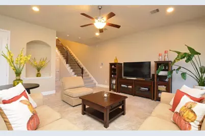 9515 Scanlan Heights Lane, Missouri City, TX 77459 - Photo 10