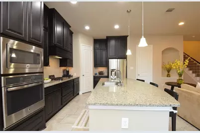 9515 Scanlan Heights Lane, Missouri City, TX 77459 - Photo 4
