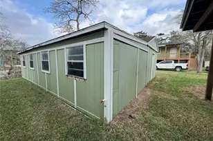 615 Shady Oaks Harbor, Alvin, TX 77511 - Photo 18