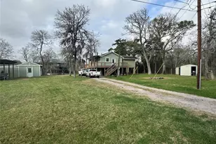 615 Shady Oaks Harbor, Alvin, TX 77511 - Photo 8