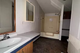 902 1st St, Louise, TX 77455 - Photo 8