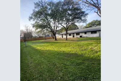 1608 Longhofer Street, Brenham, TX 77833 - Photo 4