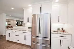 13827 Kimberley Ln, Houston, TX 77079 - Photo 18