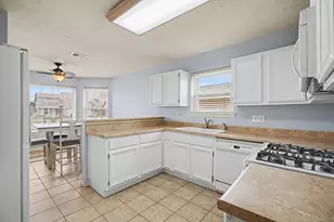 454 Lost Rock Dr, Houston, TX 77598 - Photo 6