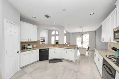 13710 Breezy Meadow Court, Houston, TX 77044 - Photo 18