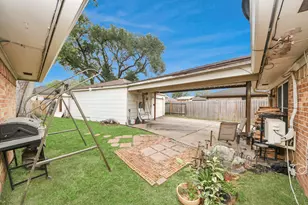 16306 Forest Way Dr, Houston, TX 77090 - Photo 38