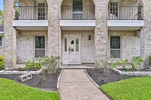 9322 Petersham Dr, Houston, TX 77031 - Photo 2