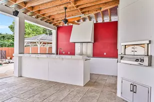 9322 Petersham Dr, Houston, TX 77031 - Photo 16