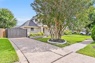 9322 Petersham Dr, Houston, TX 77031 - Photo 18