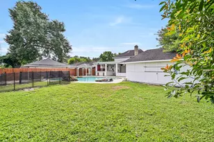 9322 Petersham Dr, Houston, TX 77031 - Photo 14