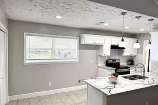 2002 Sunset Ct S, League City, TX 77573 - Photo 8