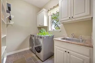 51 Deerwood Ct, Lake Jackson, TX 77566 - Photo 26