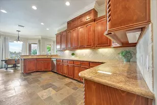 51 Deerwood Ct, Lake Jackson, TX 77566 - Photo 20