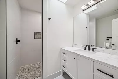 13062 Trail Hollow Drive #3062, Houston, TX 77079 - Photo 18