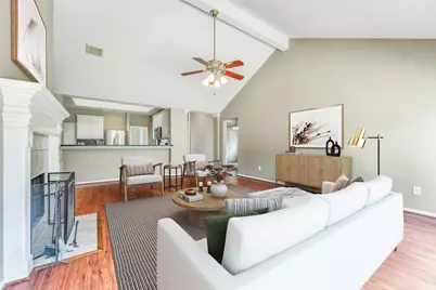 317 Vantage Pointe Circle, League City, TX 77573 - Photo 6